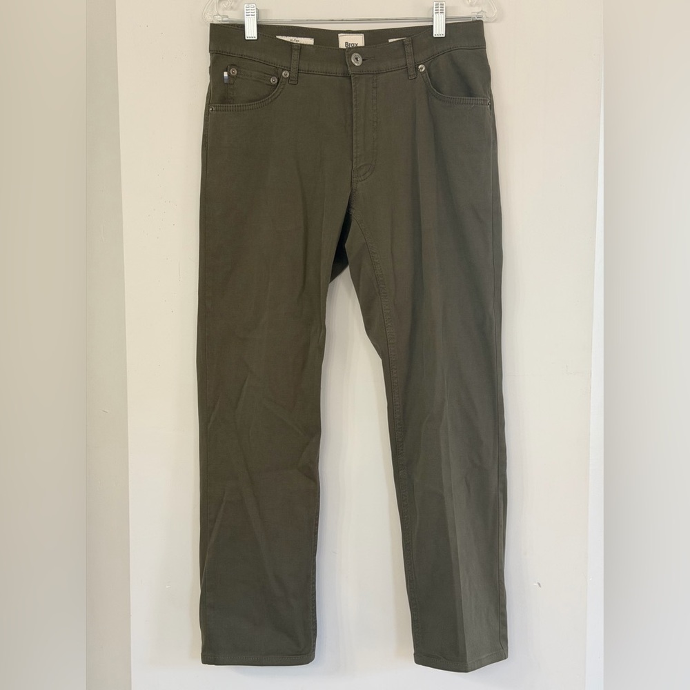 Brax Style Chuck Hi-Flex Olive Green 32x34 flat front straight leg pants EUC
